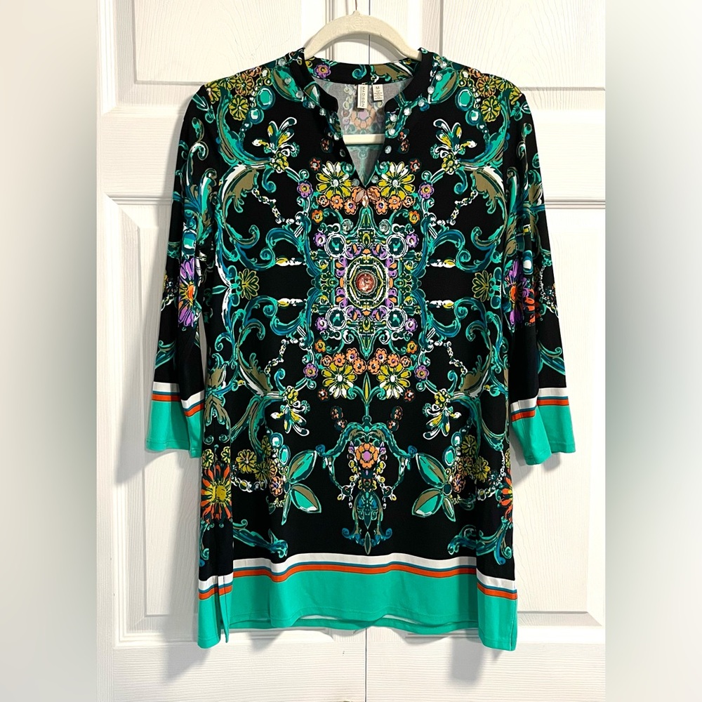 NWOT Madison Oriental Paisley Tunic Top